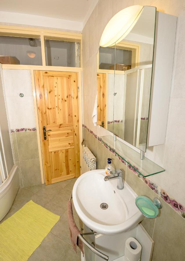 Guest House Ab Adria Home Rovinj Bagian luar foto