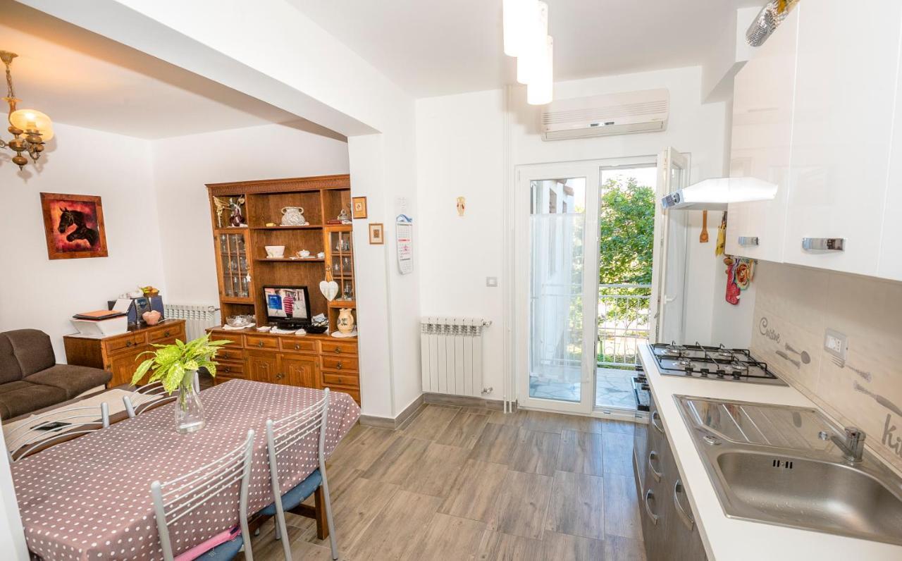 Guest House Ab Adria Home Rovinj Bagian luar foto